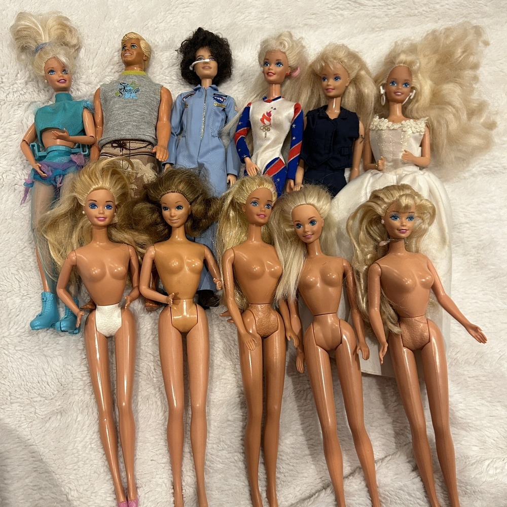 Lot Of‎ 10 Vtg Barbie Dolls 1966, 68', 93', 97' 15' Olympic Astronaut Ice Skater